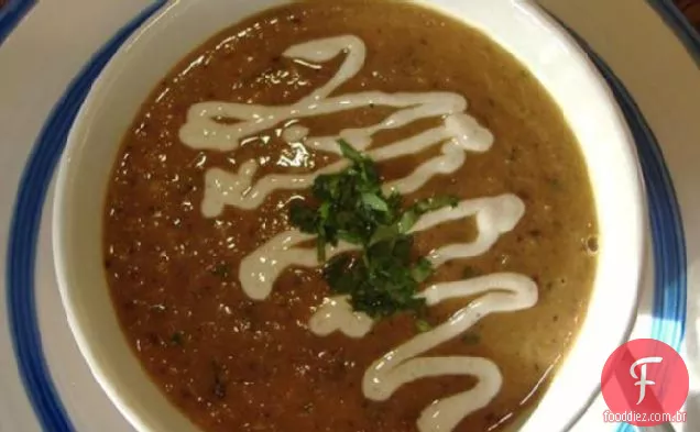 Sopa De Feijão Preto Com Creme De Coentro