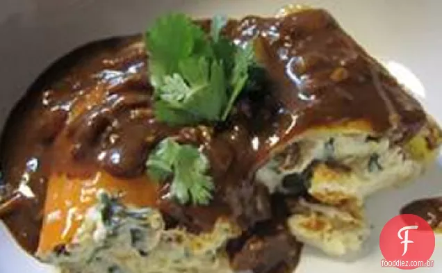 Pimentos recheados com frango com molho Enchilada