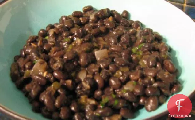 Feijão preto temperado rápido e fácil