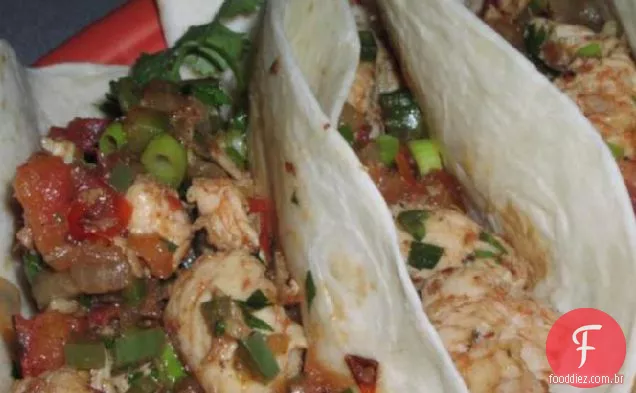 Tacos De Frango Com Tomates Carbonizados