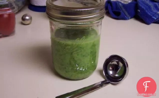 Molho de coentro para saladas
