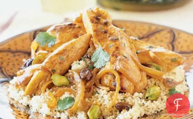 Tagine de frango com passas e pistache