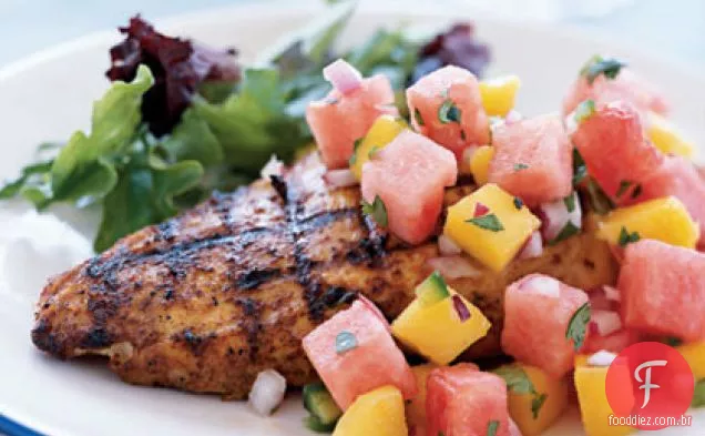 Peito de frango grelhado marinado com melancia-Jalapeno Salsa