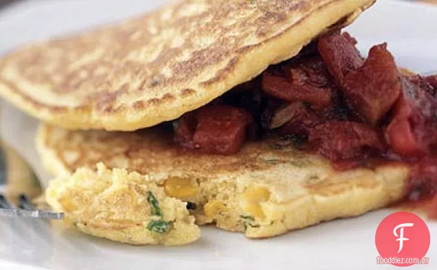 Panquecas de milho duplas com Jalapeño e molho de tomate Tex-Mex robusto