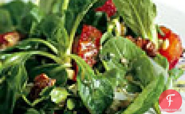 Verdes da primavera com vinagrete de laranja-erva-doce