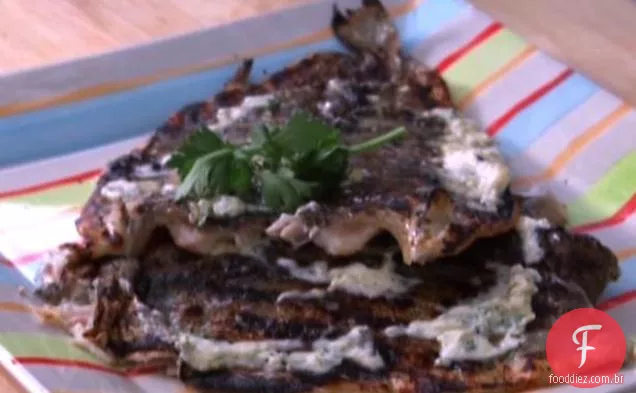 Truta grelhada com manteiga de limão e salsa