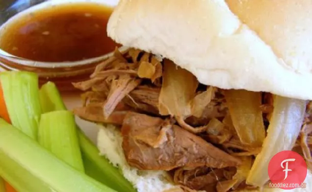 Sanduíches De Carne Assada Com Molho Francês