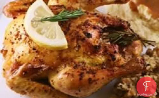 Galinhas de caça da Cornualha com alho e alecrim