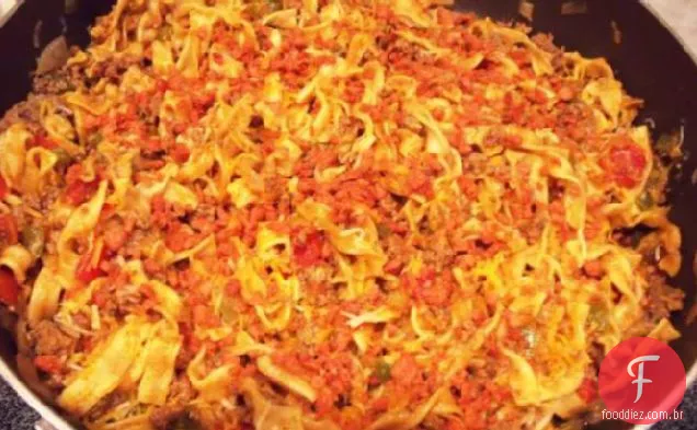 Macarrão espanhol e carne moída