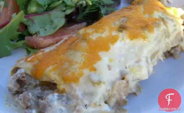 Enchiladas De Carne Creme Azedo