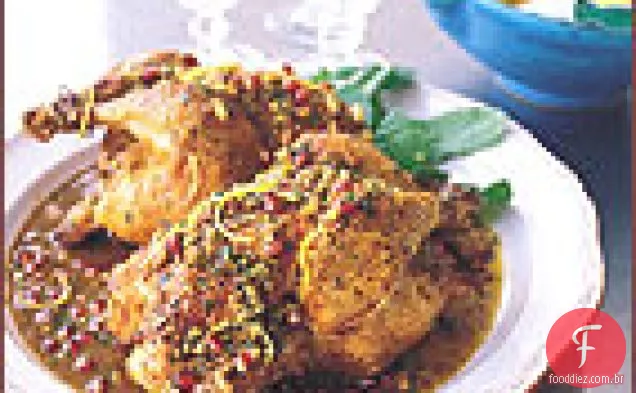 Galinhas da Cornualha com romã e limão