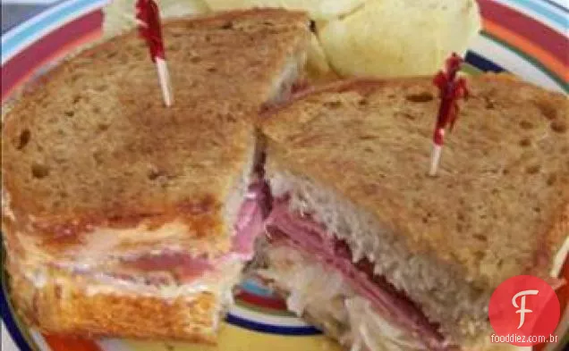Sanduíches Reuben