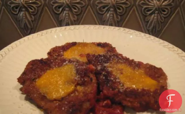 Costeletas de porco Parmesão com molho de tomate