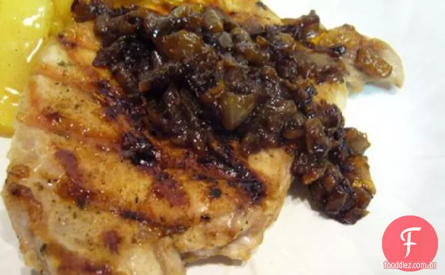 Costeletas De Porco Salgadas Com Cebola Caramelizada