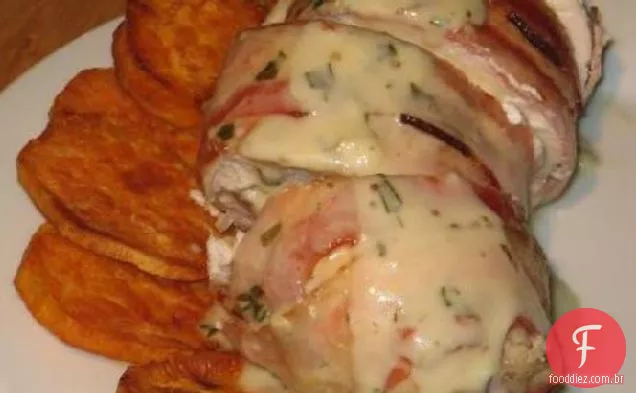 Frango, cogumelos e pãezinhos Prosciutto