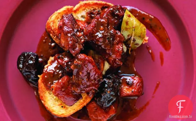Carne de porco e ameixas