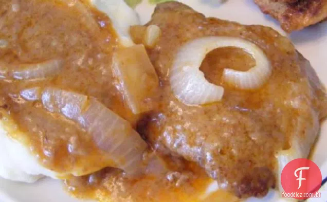 Bife Cubo Com Molho De Cebola