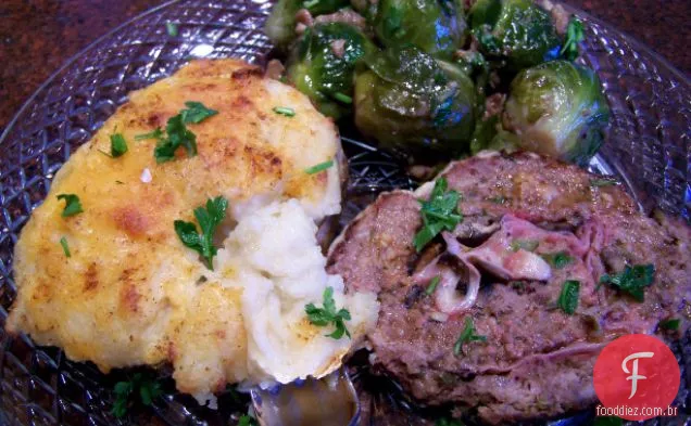 Bolo De Carne Enrolado Com Presunto, Queijo E Cogumelos