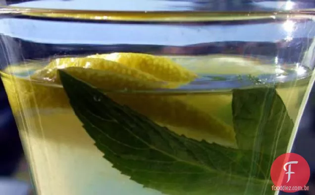 Limonada com Bacardi Limon para adultos