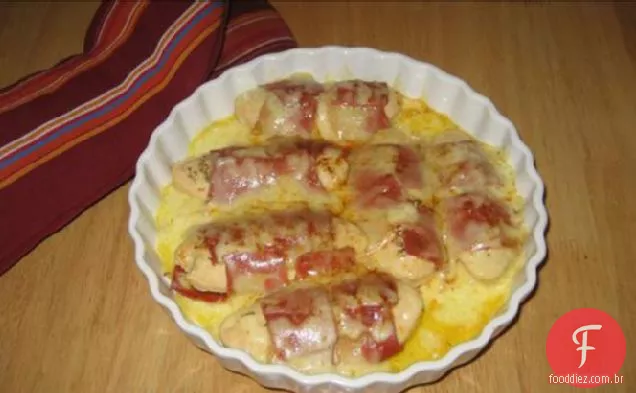 Frango com lavanda embrulhado em Bacon