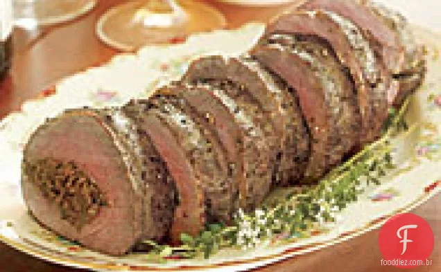 Filé mignon com recheio de cogumelos selvagens e molho de Vinho do Porto