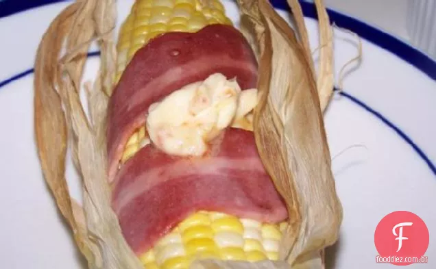 Milho assado na espiga com Bacon e manteiga de pimenta