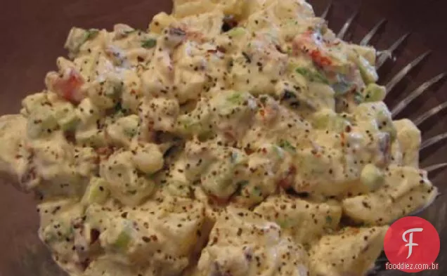 Salada de batata com pimentão vermelho assado e Bacon