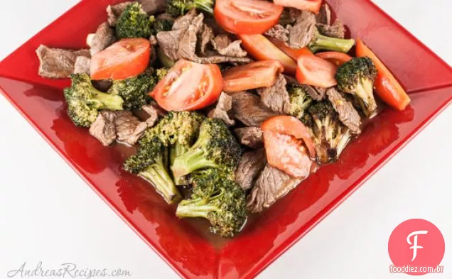 Carne Chinesa E Brócolis Com Tomate