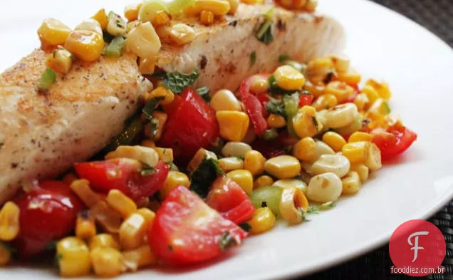 Alabote frigideira com salada de milho carbonizada
