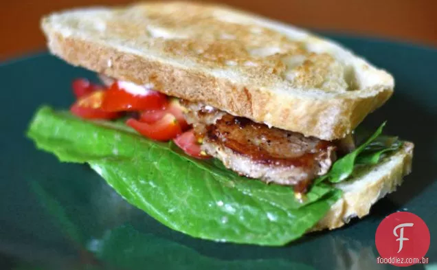 Barriga de porco BLT com tomate cereja