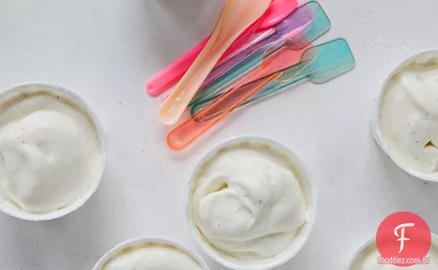 Cardamomo-Mousse De Iogurte com damascos