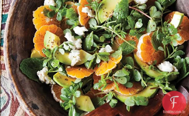 Salada de abacate e tangerina com vinagrete Jalapeño