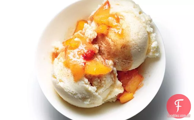 Gengibre-baunilha Fro Yo com compota de pêssego