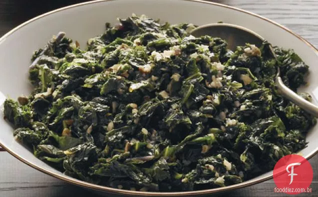 Couve Salteada Com Alho, Chalotas E Alcaparras