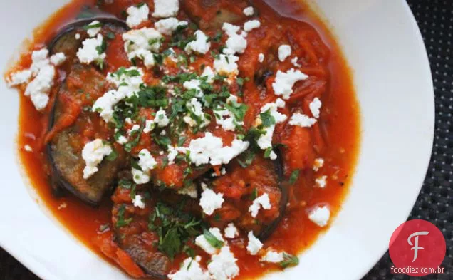 Berinjela com molho de tomate picante
