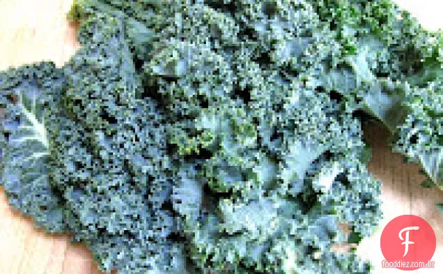 Couve Salteada Com Legumes Frescos Da Fazenda