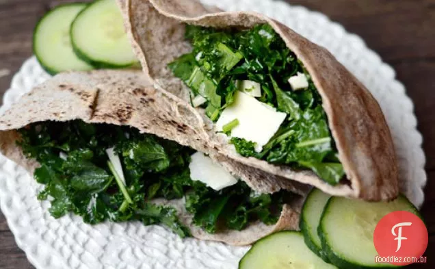 Pita De Trigo Integral Com Couve E Asiago