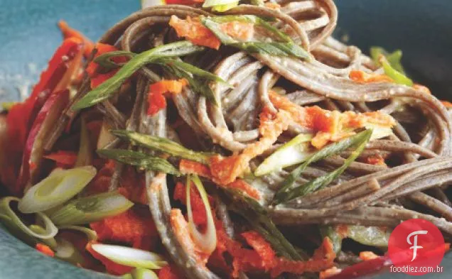 Salada Soba com molho Miso