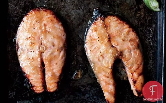 Bifes De Salmão Com Vidros Miso