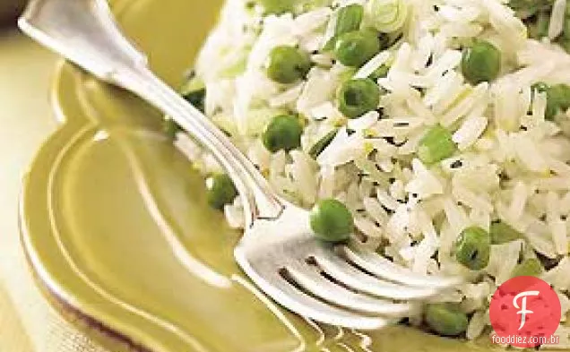 Arroz de jasmim com cebolinha, ervilha e limão