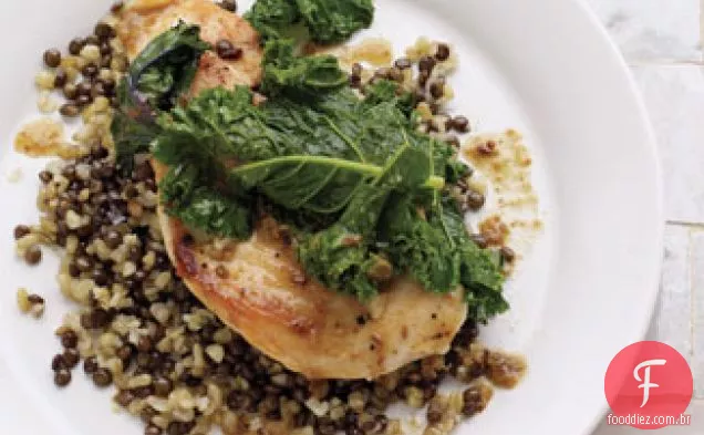 Frango com couve e Freekeh-lentilha Pilaf