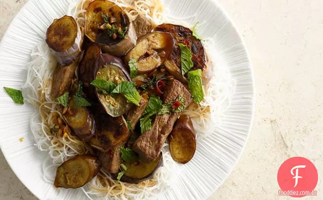 Berinjela e carne refogada