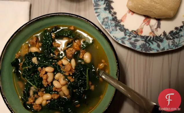Couve, Feijão Branco E Sopa De Salsicha