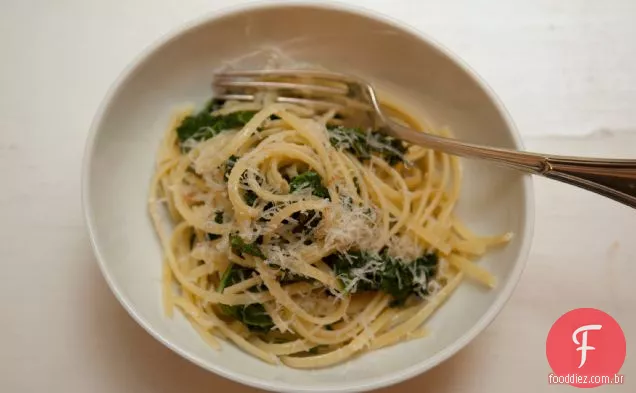 Linguini Com Pão Ralado E Couve