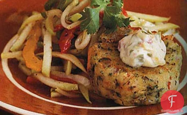 Bolos de camarão e batata doce com Chayote Slaw e molho Chipotle