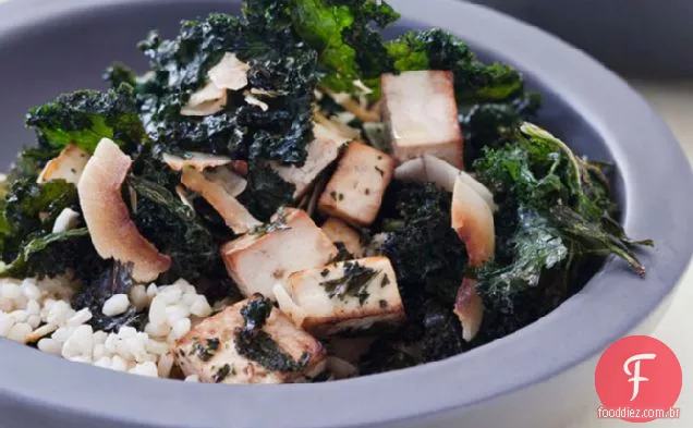 Salada crocante de couve e Tofu com coco