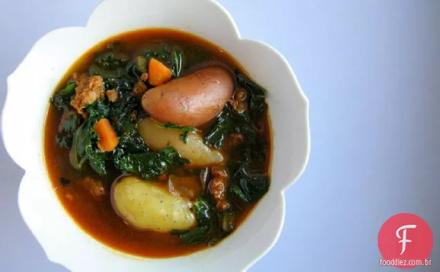Sopa De Couve E Batata Com Chouriço