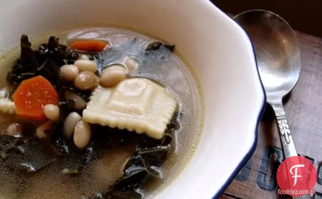 Sopa De Couve, Feijão Branco E Ravioli
