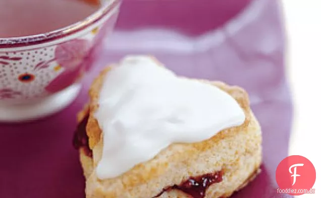 Scones Vitrificados Do Coração Da Framboesa