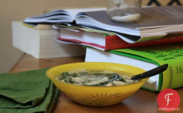 Parmesão, Feijão Branco E Sopa De Couve Com Macarrão Rasgado